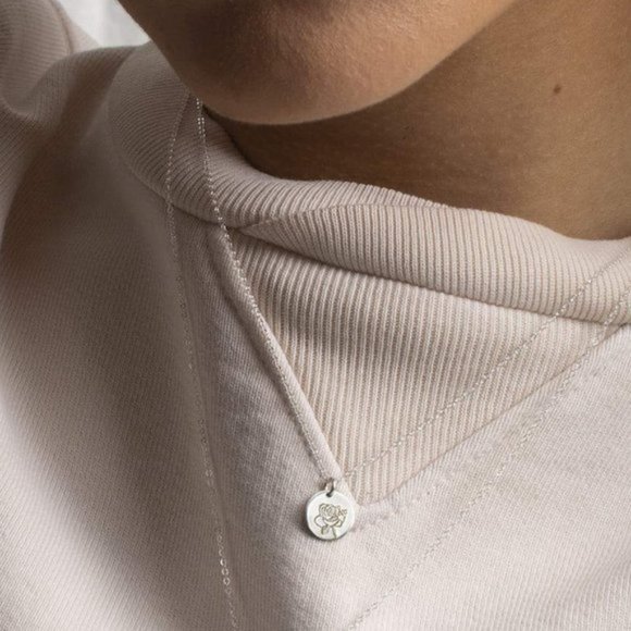 Rose June Birth Flower Engraved Cute Gift Necklace - Picture 5 of 16